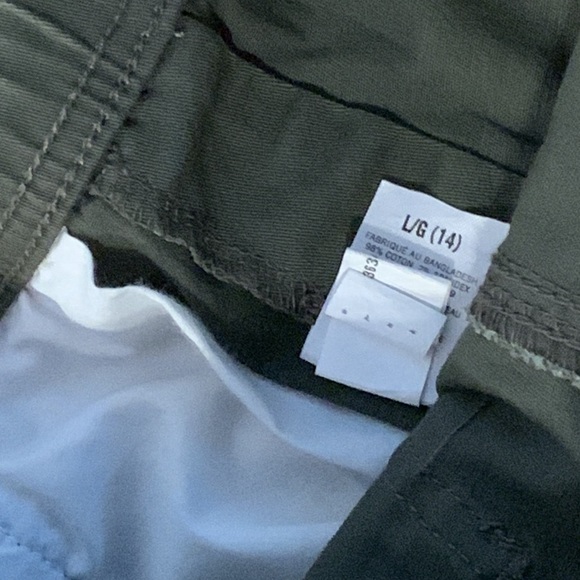 Green shorts - Picture 3 of 4